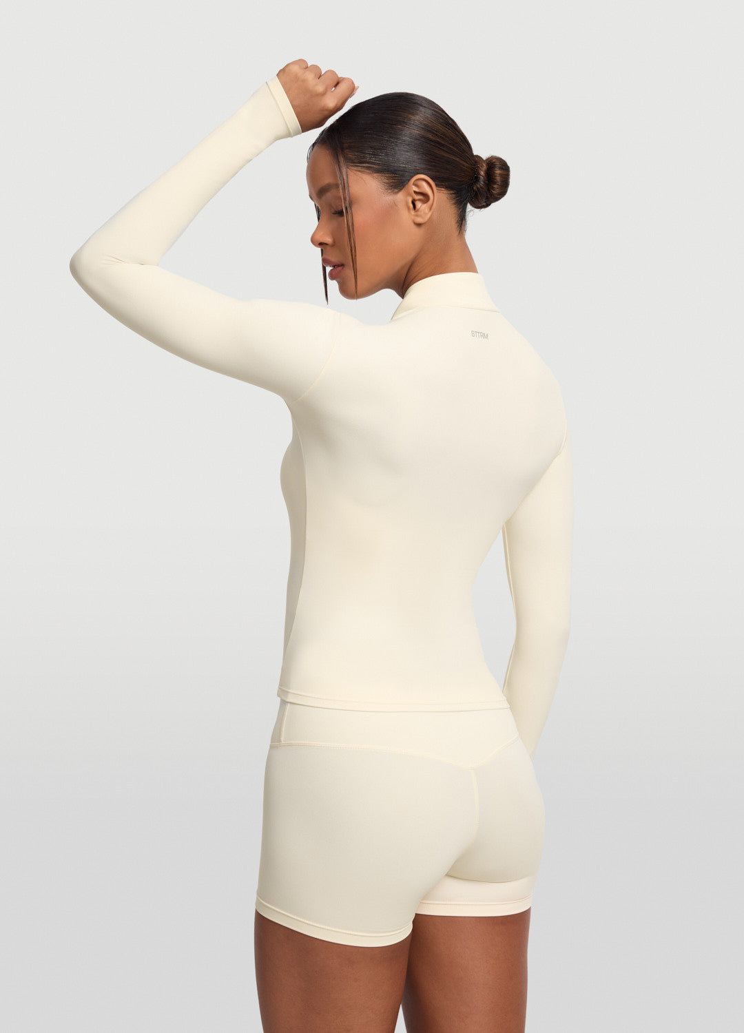 Sleek Zip-Up Long Sleeve Jacket