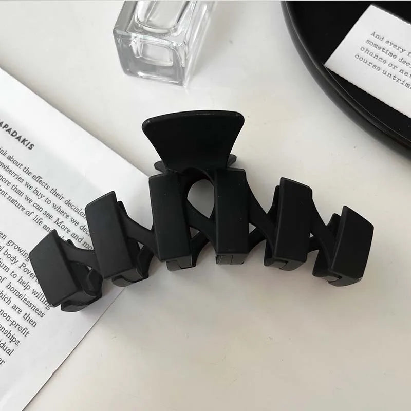 Solid Vintage Matte Geometric Hair Claws For Women Thick Hair Strong Hold Sweet Hair Clips Hairpins Fashion Hair Accessories