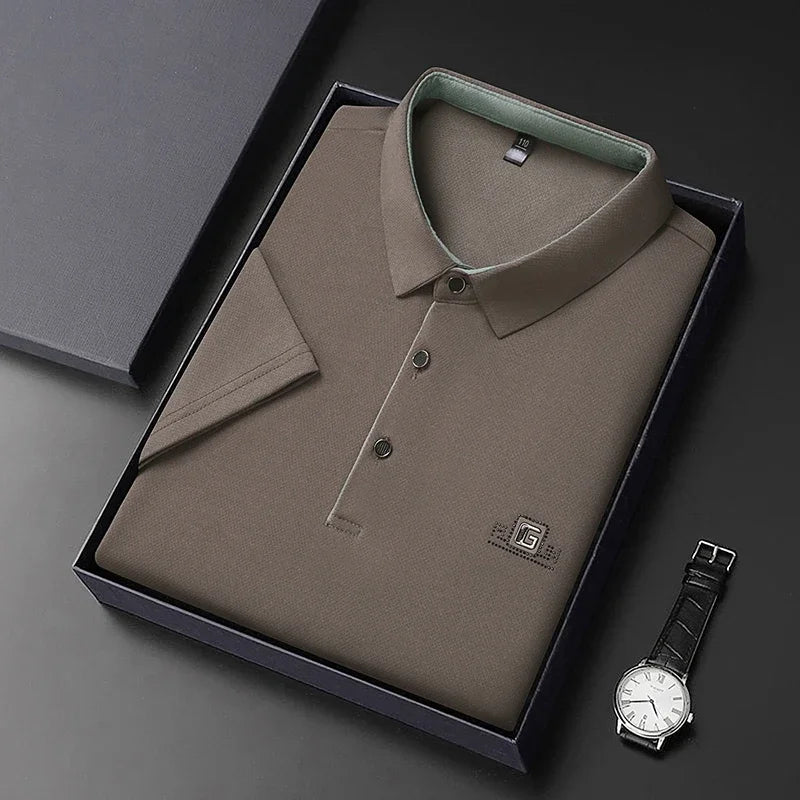 New Men's Business Casual Short Sleeved Shirt with Badge Solid Color Polo Shirt Fashionable Breathable Comfortable Versatile Top