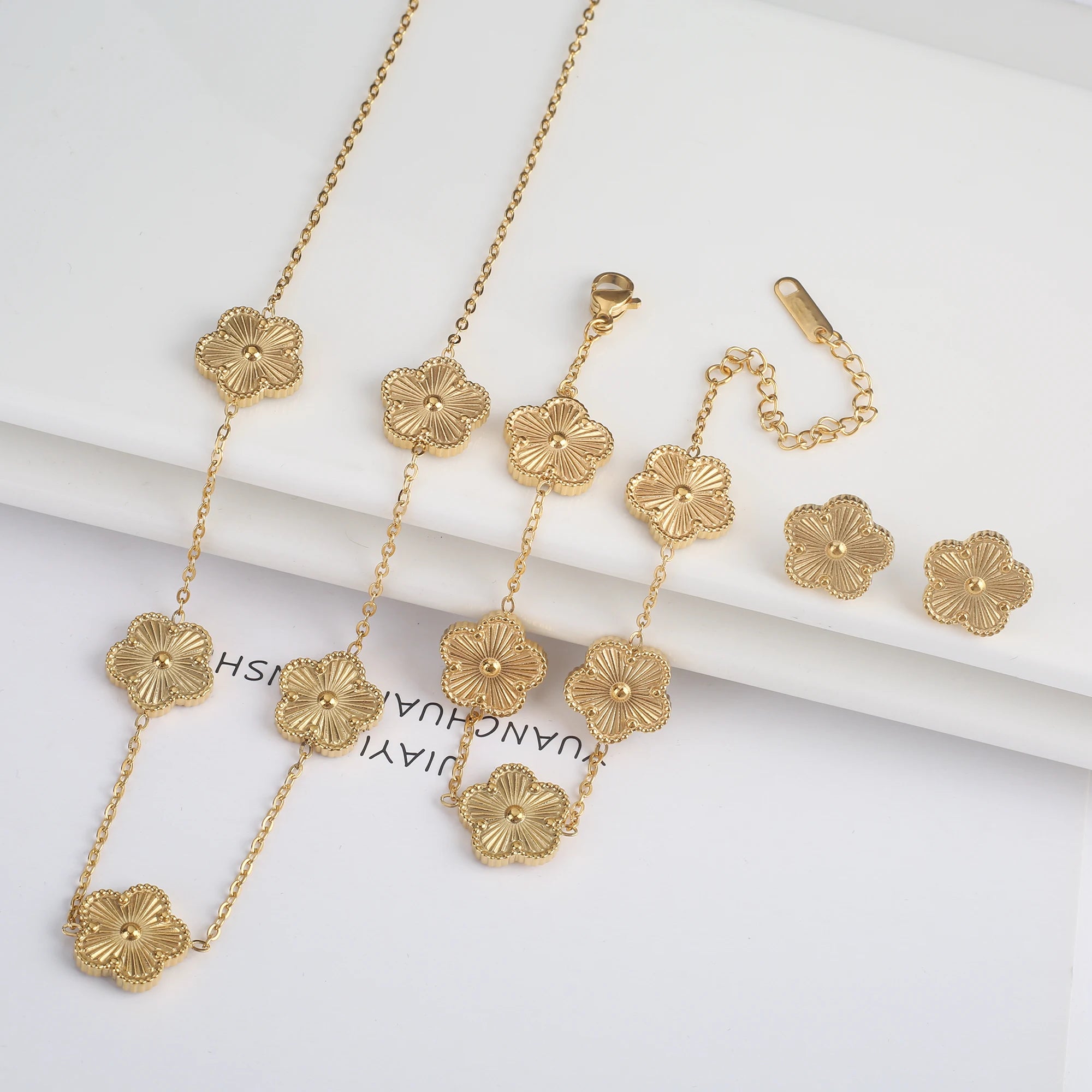 Hot Sale Stainless Steel Laser Five Leaf Flower Petal Adjustable Clover Bracelet Classic for Woman Girl Brand Jewelry Party Gift